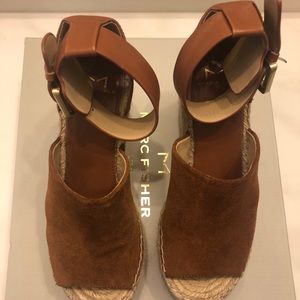 LIKE NEW Marc Fisher espadrille platforms